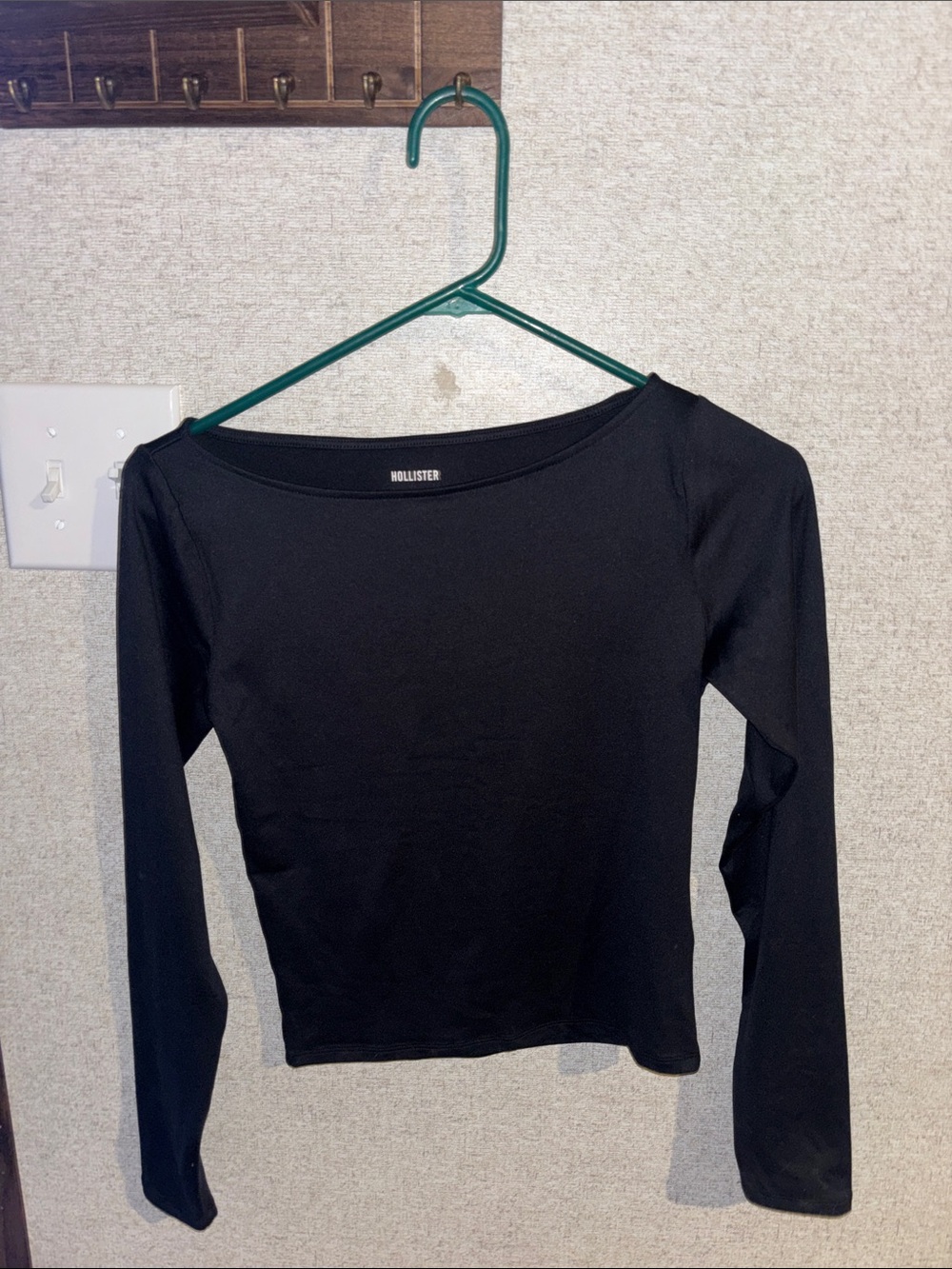 Hollister Black Long-Sleeve Scoop Neck Tee